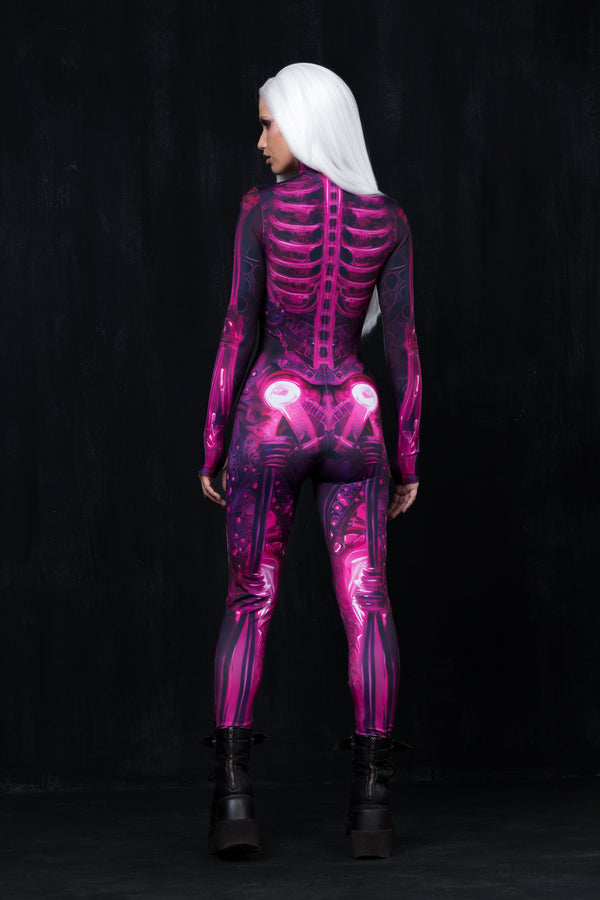 Fata Morganas im rosa Kostüm