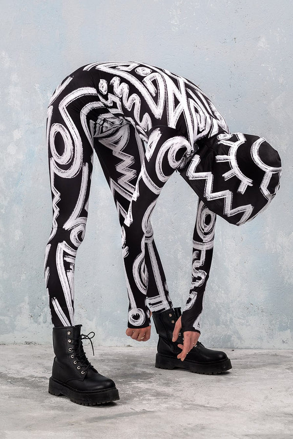 Der Stamm ruft Dark Fit-Onesie