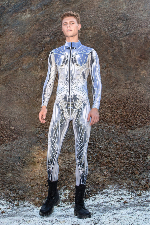 Du spiegelst das männliche Kostüm