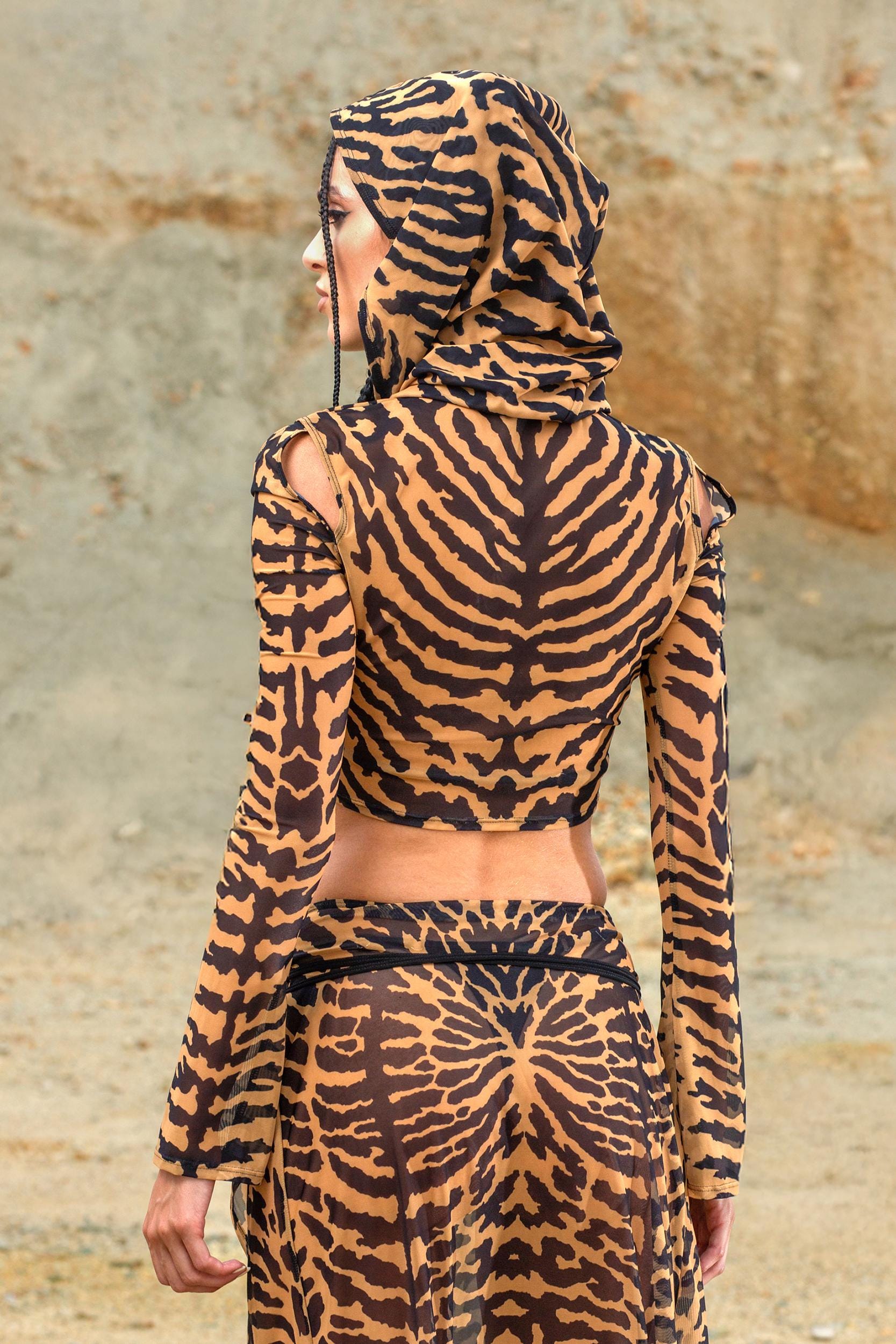 BADINKA Wild Thread Hooded Top Black, nude